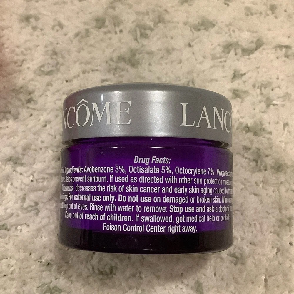 Lancôme Skincare Sample Bundle with Red Satin Pouch NWOT - Picture 10 of 15